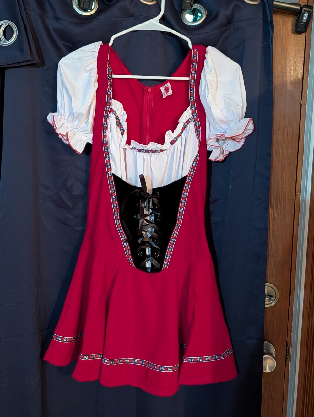 New Women's Large Octoberfest Costume